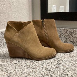 LUCKY BRAND WOMENS YAKEENA WEDGE TAN